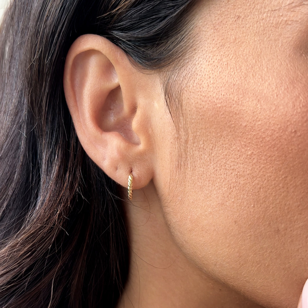 Twist Huggie Earrings 14k Gold - Clemence