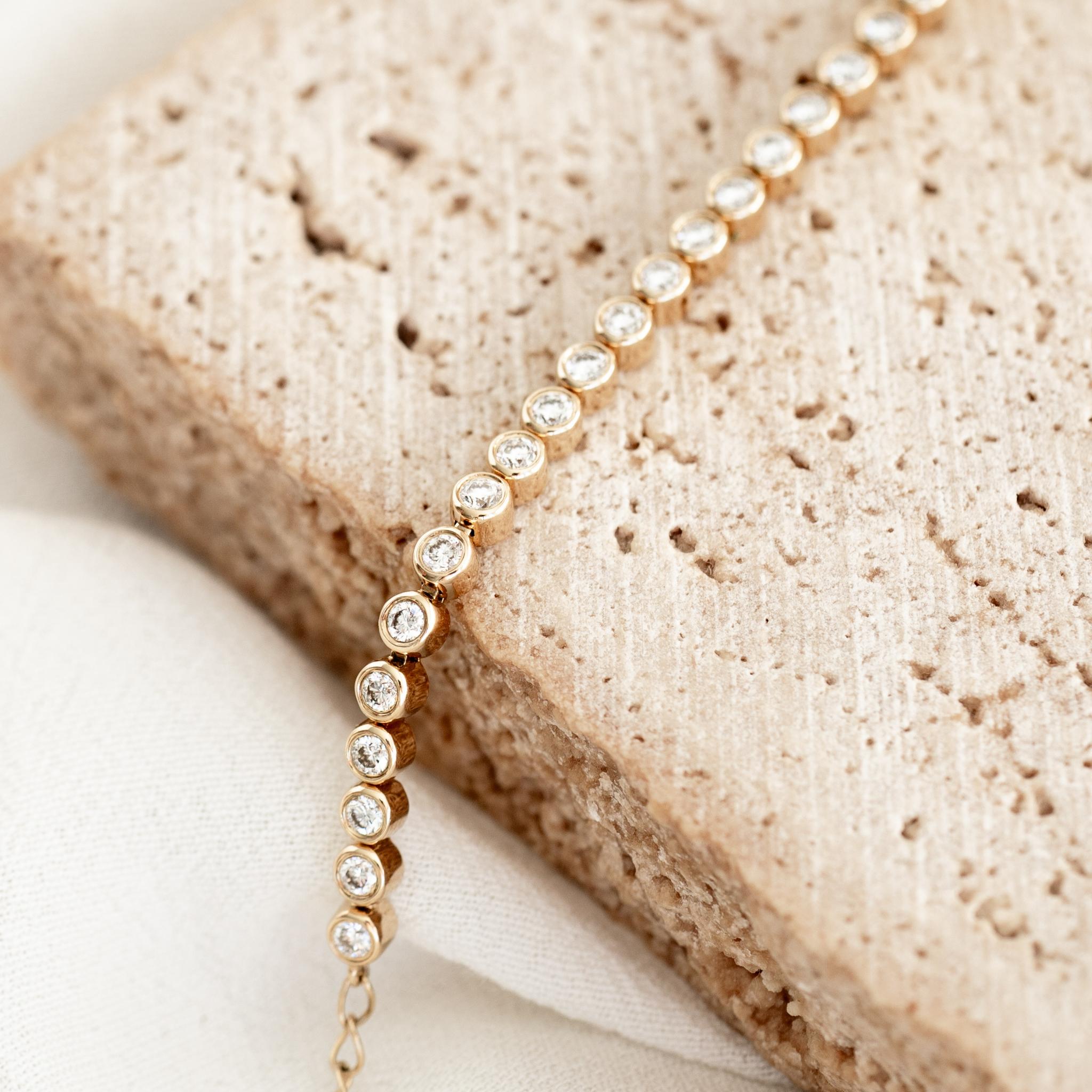 Half Diamond Tennis Bracelet 14k Yellow Gold (1.02 ct tw)