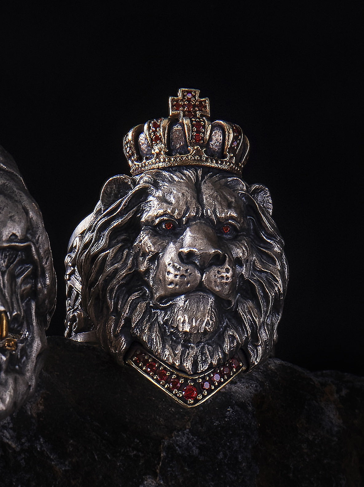 RETRO LION KING CROWN RING