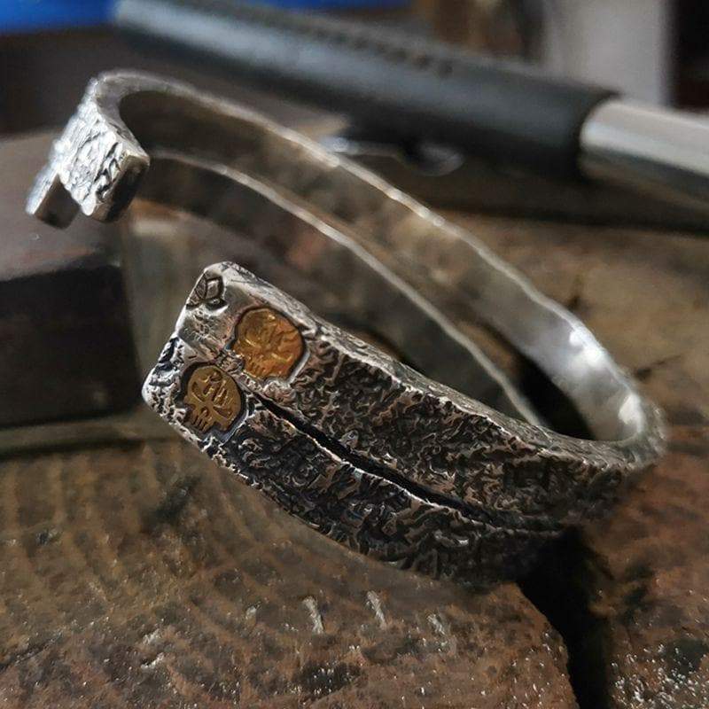 HANDMADE SILVER SKULL BRACELET