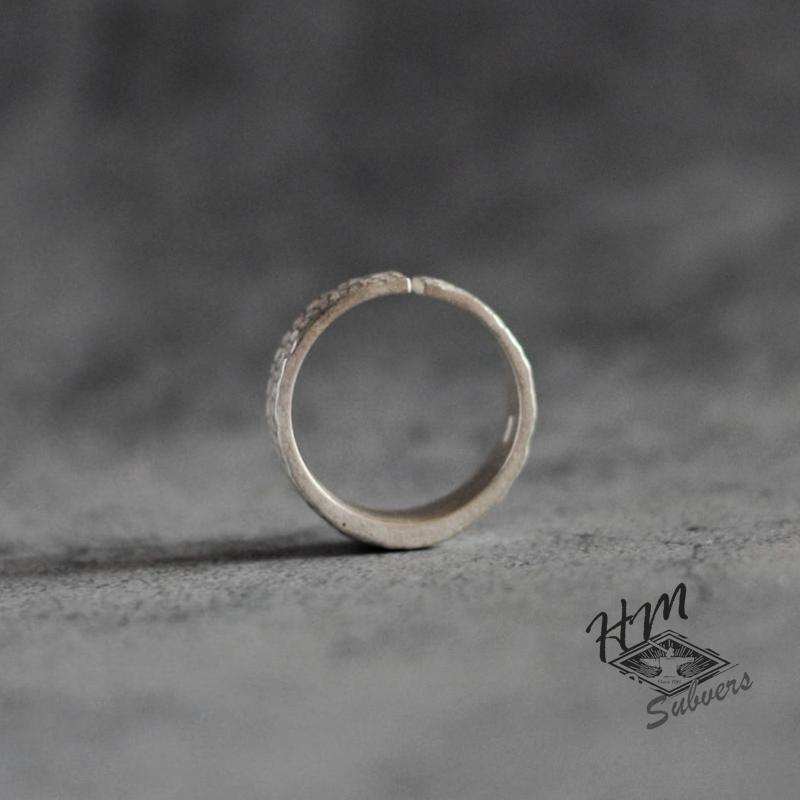 TURQUOISE HAMMERED SILVER RING
