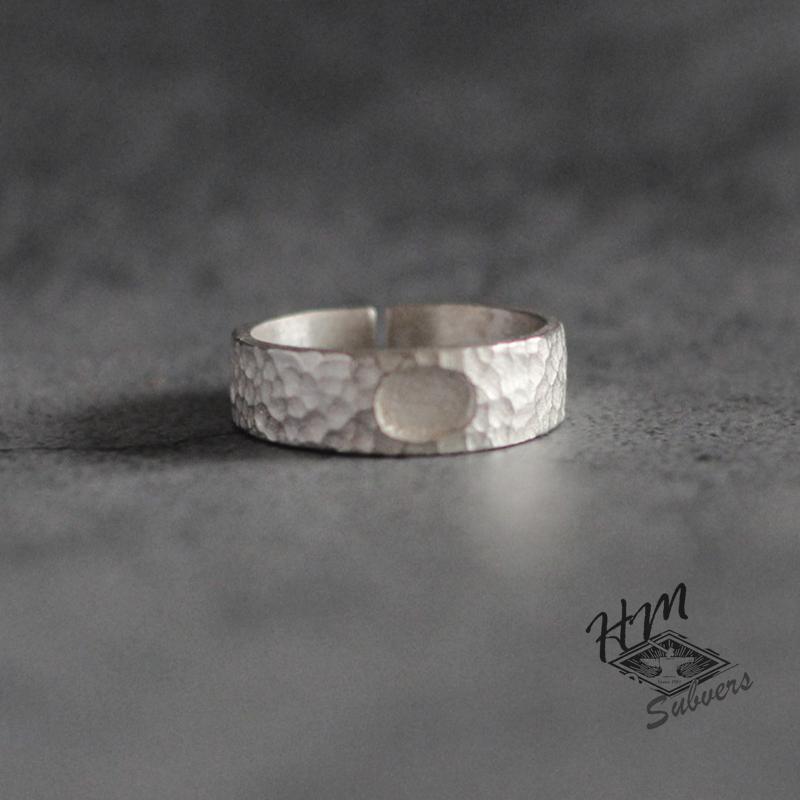 TURQUOISE HAMMERED SILVER RING
