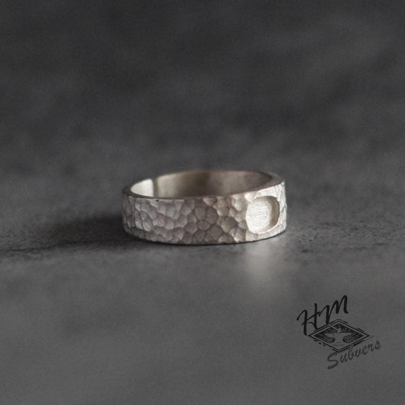 TURQUOISE HAMMERED SILVER RING
