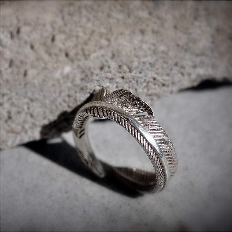 VINTAGE EAGLE FEATHER SILVER RING