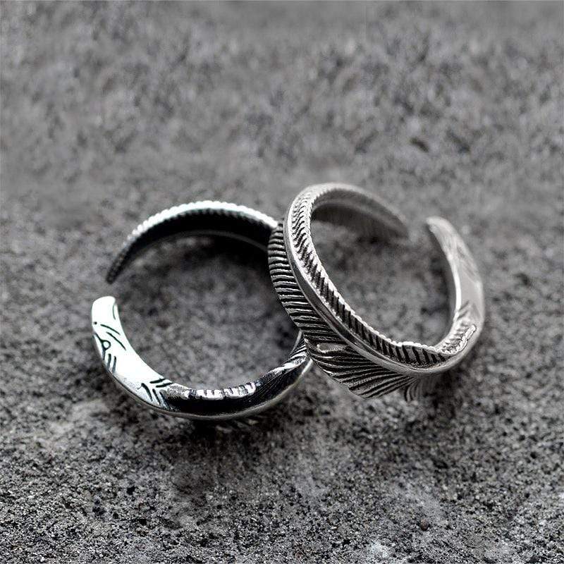 VINTAGE EAGLE FEATHER SILVER RING