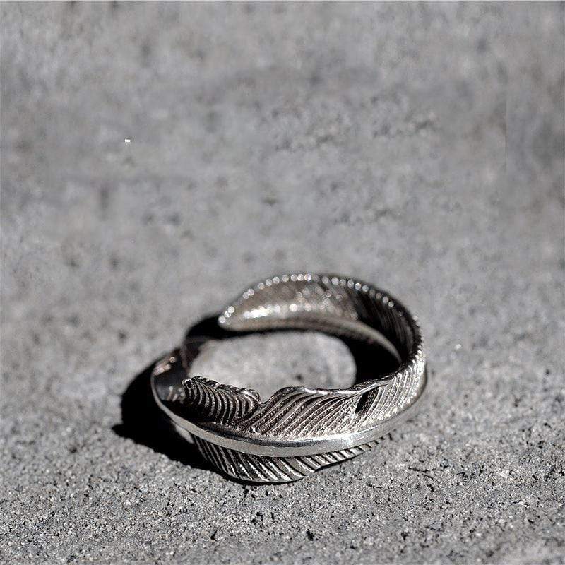 VINTAGE EAGLE FEATHER SILVER RING