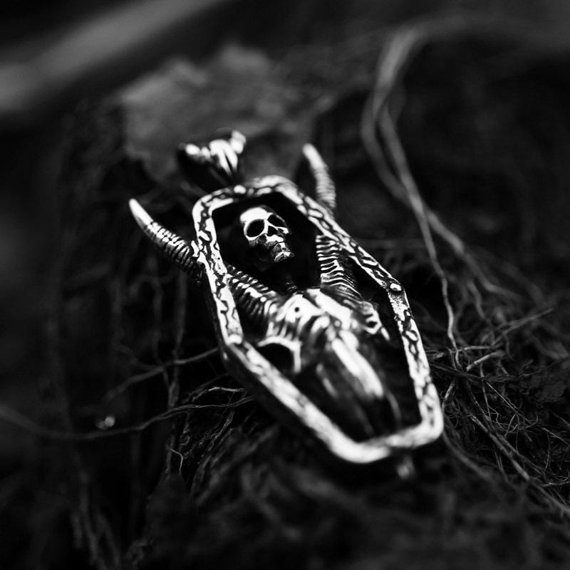 DARK SHEEP HEAD SKULL PENDANT