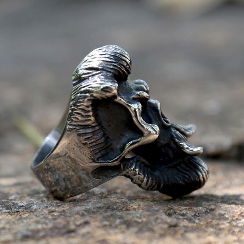 GENTLEMAN STAINLESS STEEL SKULL RING