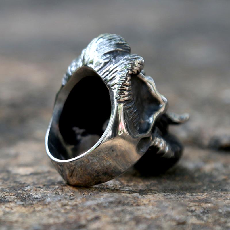 GENTLEMAN STAINLESS STEEL SKULL RING