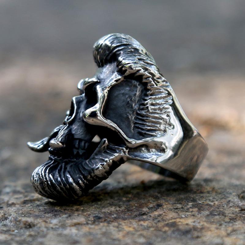 GENTLEMAN STAINLESS STEEL SKULL RING