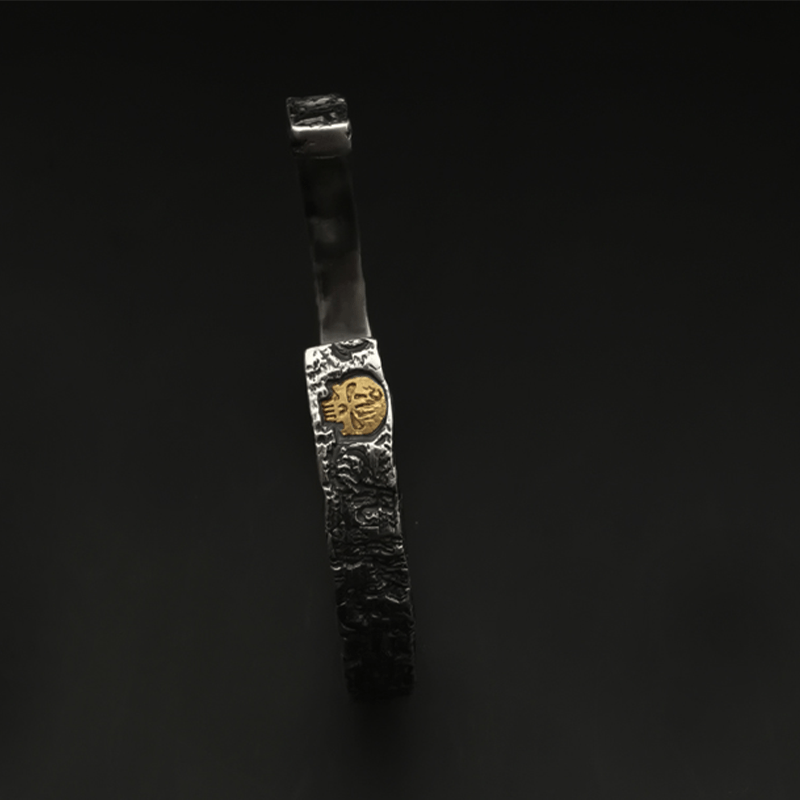 HANDMADE SILVER SKULL BRACELET