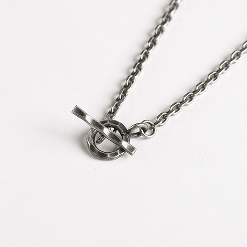 PATTERN SILVER BUCKLE CHAIN