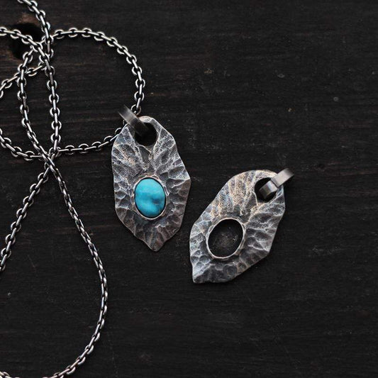 VINTAGE LEAF GEMSTONE SILVER PENDNAT