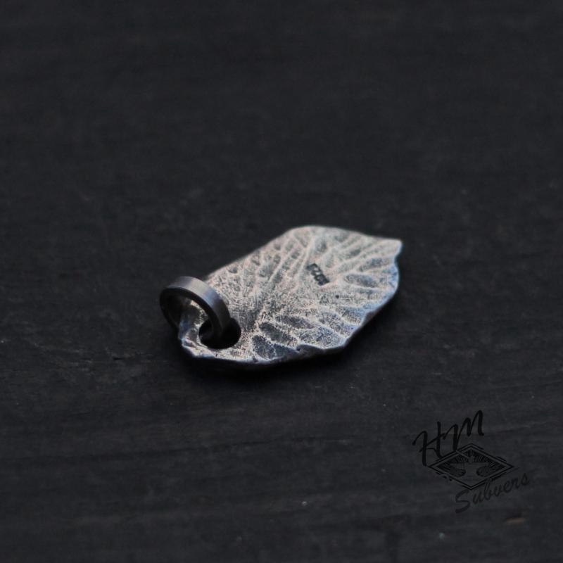 VINTAGE LEAF GEMSTONE SILVER PENDNAT