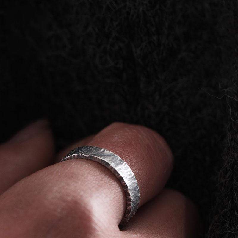 FORGING SILVER PLAIN RING