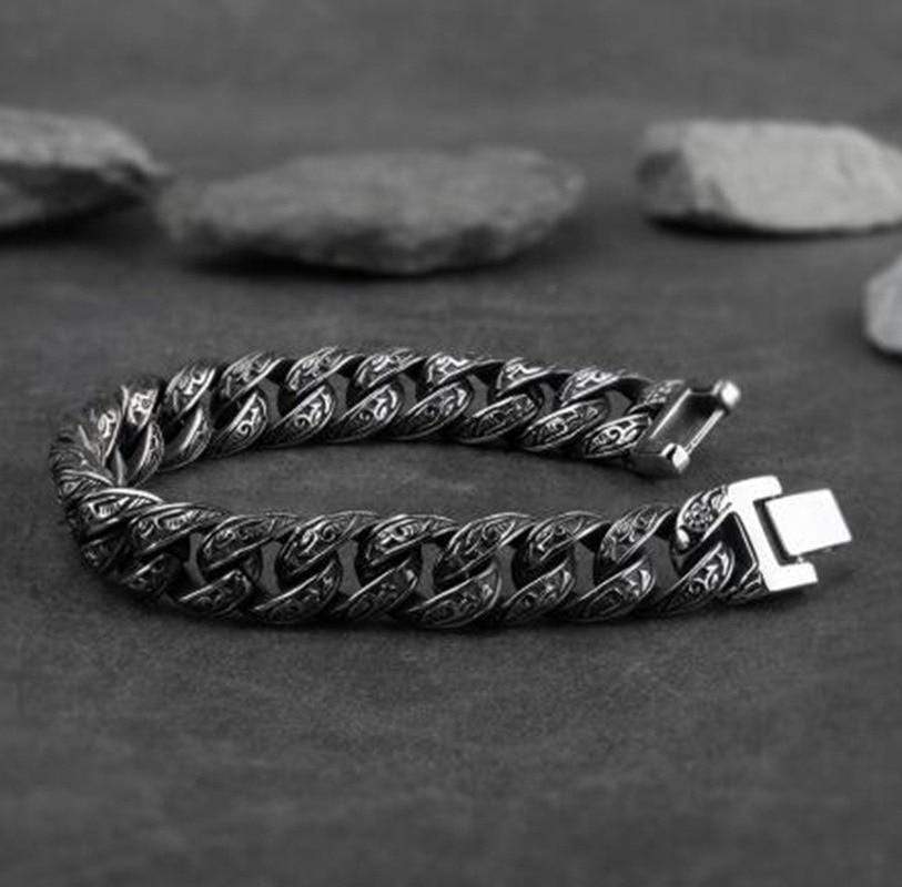 VINTAGE TOTEM ROCK BIKER BRACELET
