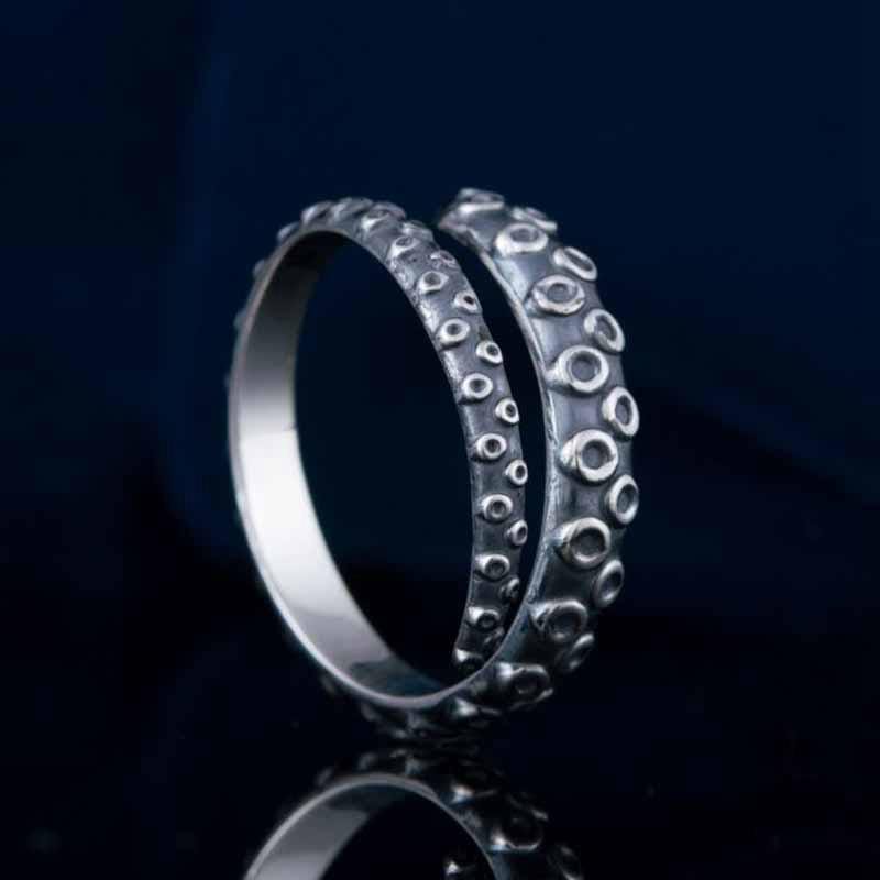 HALLOWEEN PUNK OCTOPUS RING