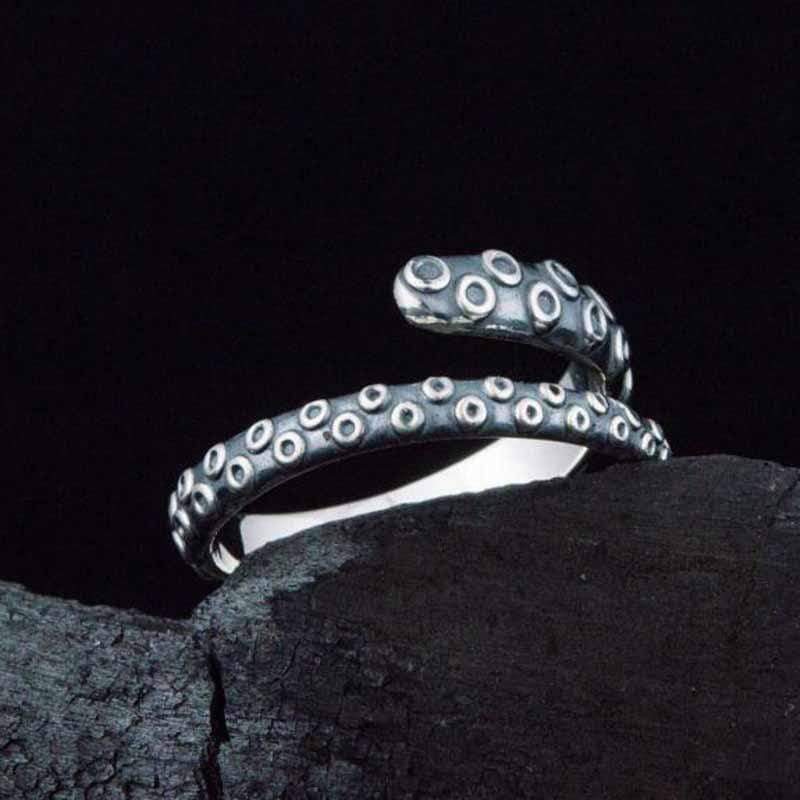 HALLOWEEN PUNK OCTOPUS RING