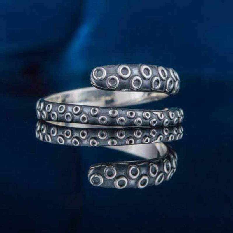 HALLOWEEN PUNK OCTOPUS RING