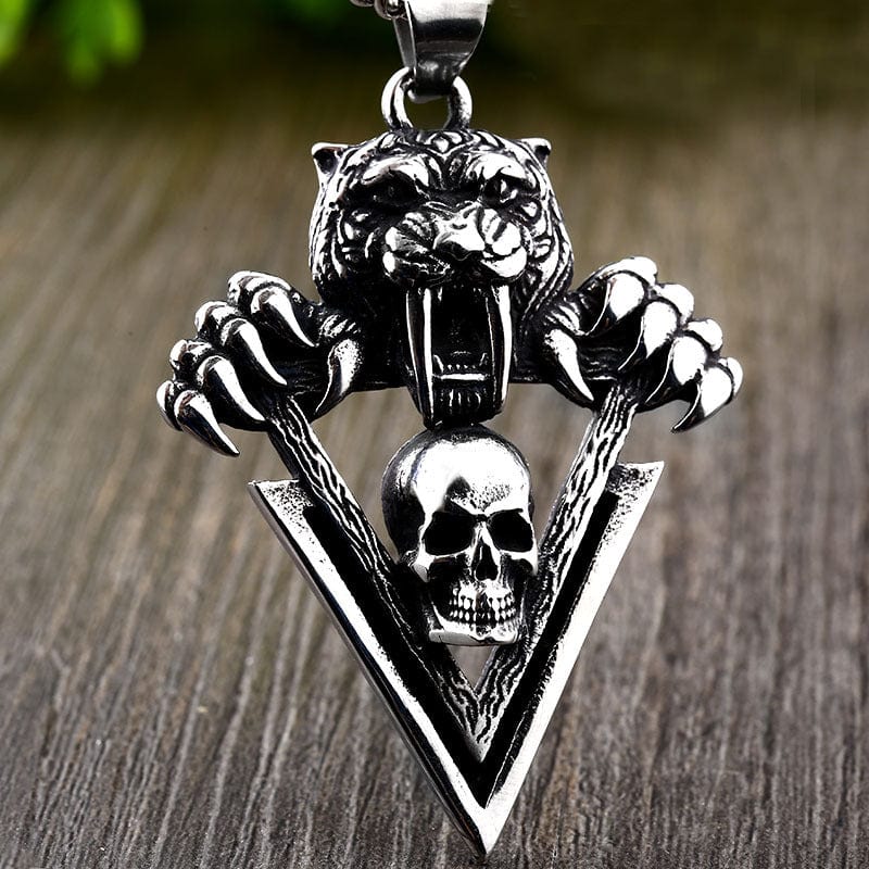 VINTAGE SHARP TOOTH TIGER SKULL PENDANT