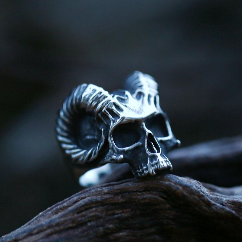 PUNK SHEEP HORN SKULL STAINLESS STEEL RING