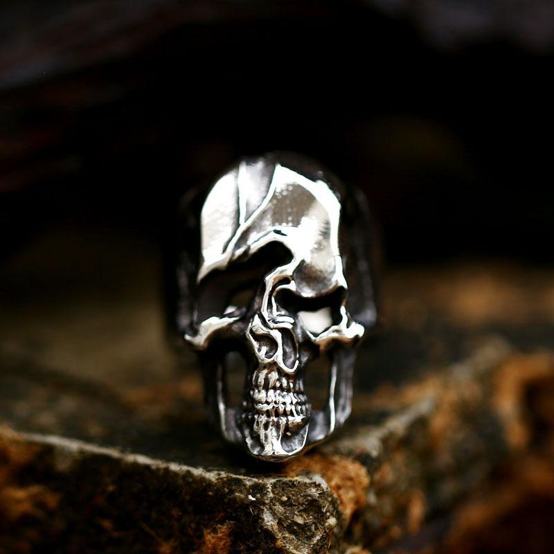 TWISTED SOUL SKULL STAINLESS STEEL RING