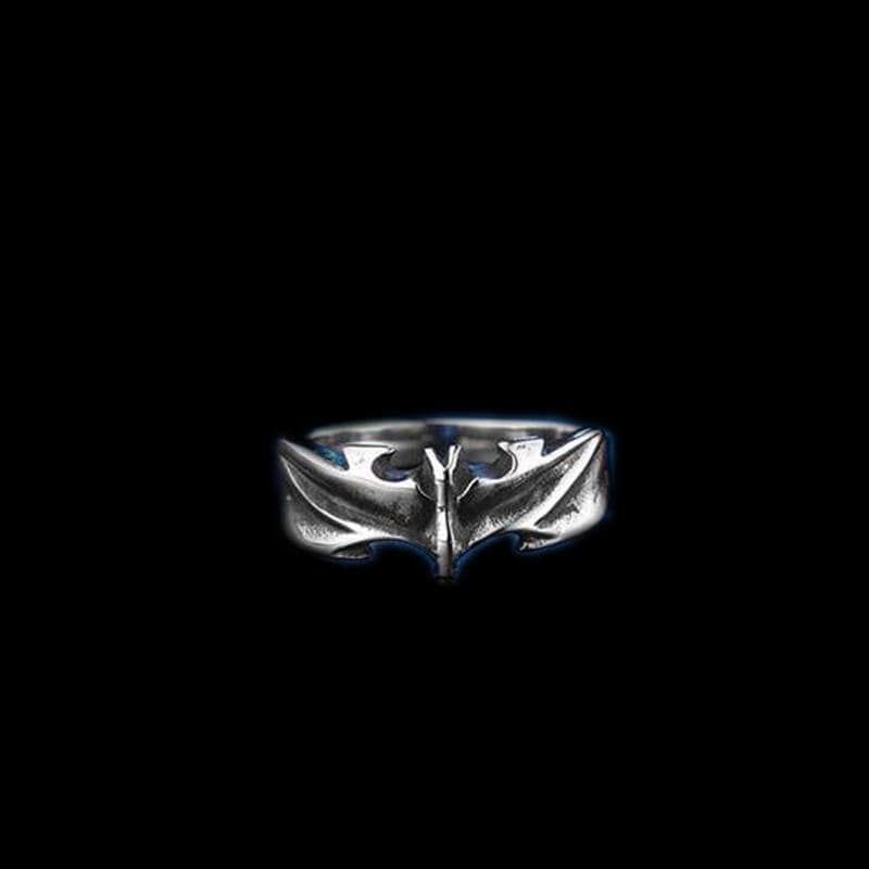 VINTAGE GOTHIC BAT RING